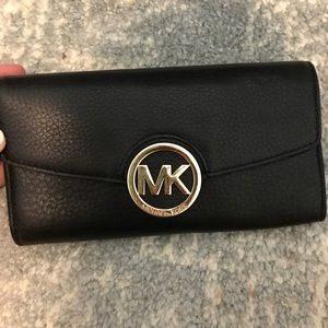 Authentic Michael Kor’s purse and matching wallet